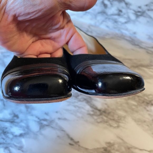 SALVATORE FERRAGAMO BOUTIQUE Black Suede & Patent Leather Pumps 8A - Picture 4 of 11